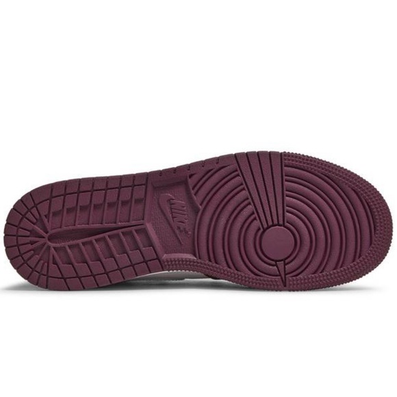 AIR JORDAN 1 RETRO HIGH OG “BORDEAUX - Picture 5 of 11